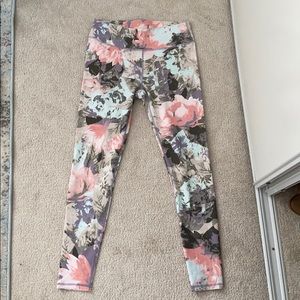 ✨ Fabletics - Floral Activewear Leggings